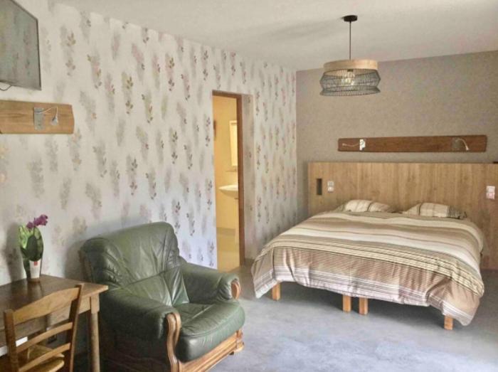 مبيت وإفطار Montmorot La Ferme De Montard الغرفة الصورة