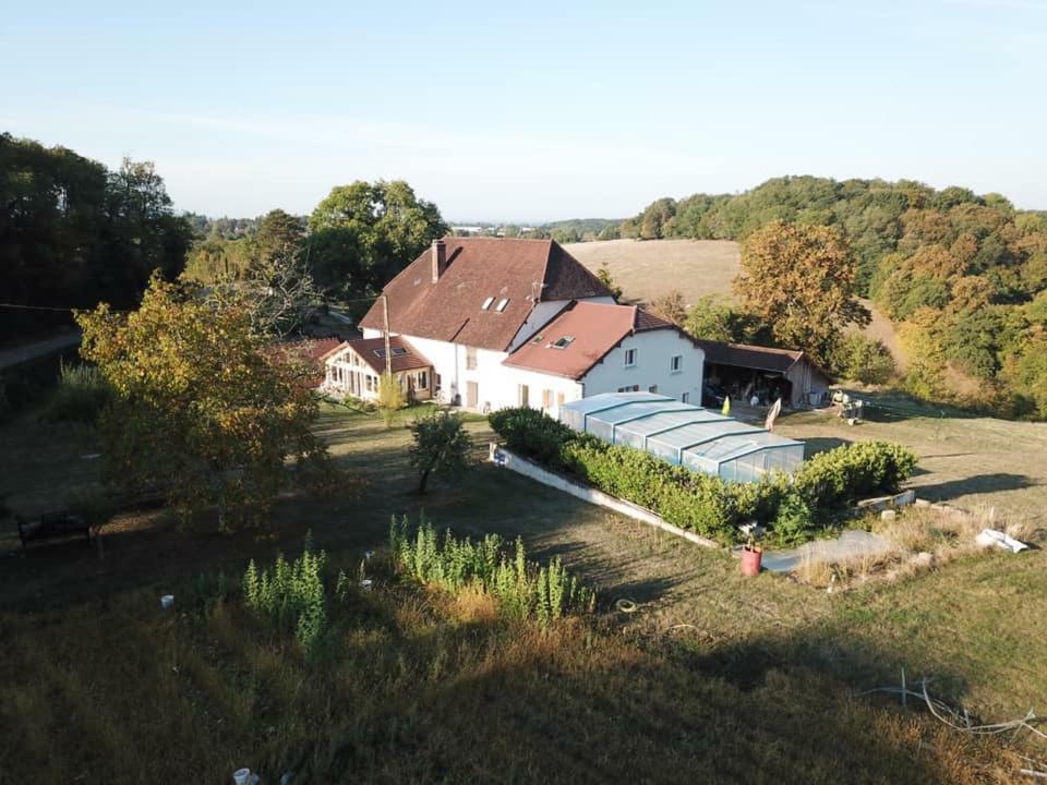 مبيت وإفطار Montmorot La Ferme De Montard المظهر الخارجي الصورة